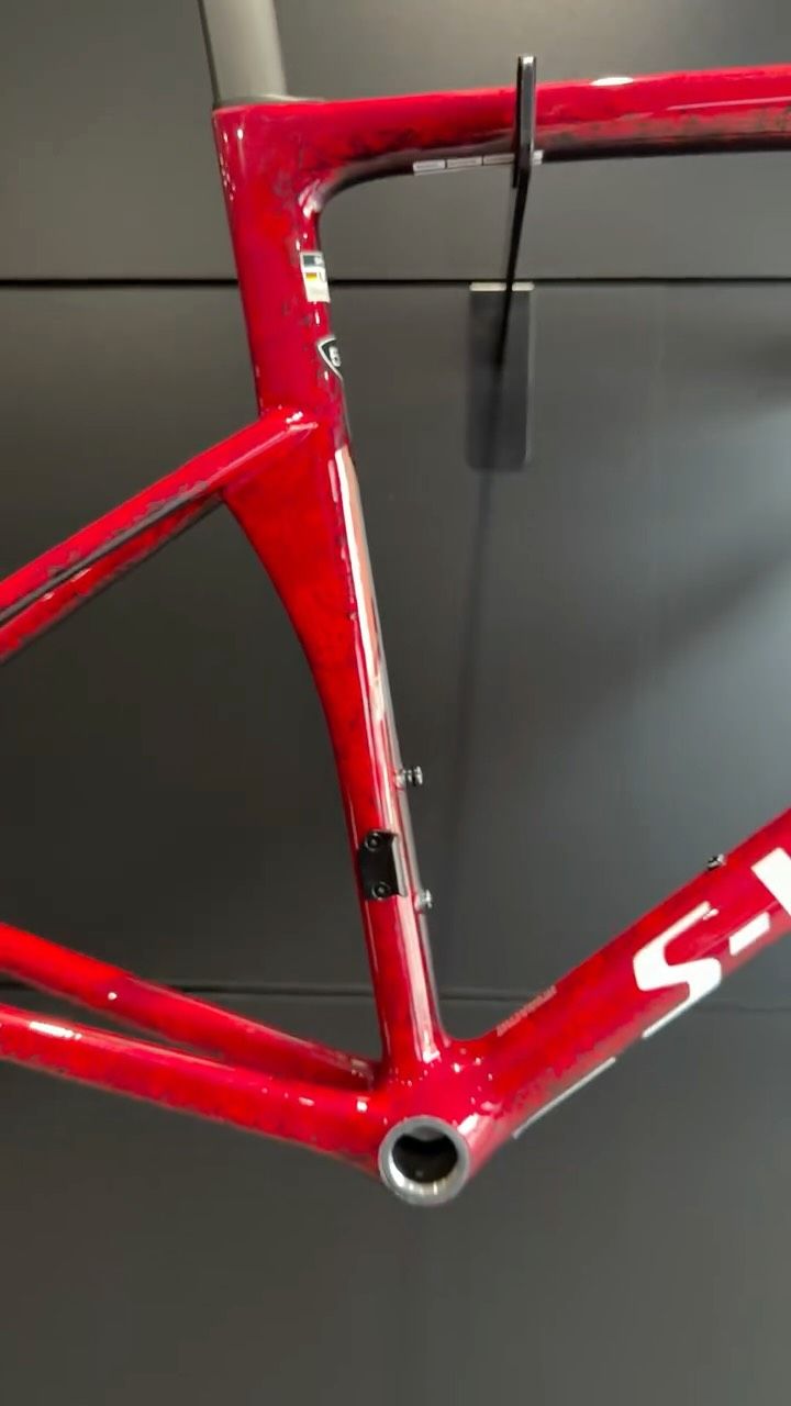S-Works Tarmac SL9 

Who will take? 
#sworks #specialized #iamspecialized #bikeporn #newcolors