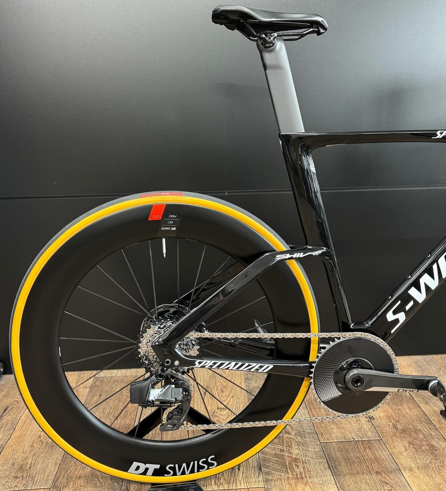 One of these beauties

S-Works Shiv TT Custom 🖤🤍

#specialized #sworks #shivtt #srametap #sramaxs